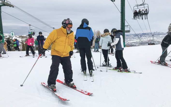 Szusując na nartach, dbasz o kondycję i dobre samopoczucie. Trzeba jednak robić to z rozwagą
